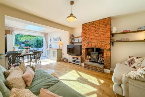 Chiswell Green Lane, Chiswell Green... 2 bed terraced house for sale