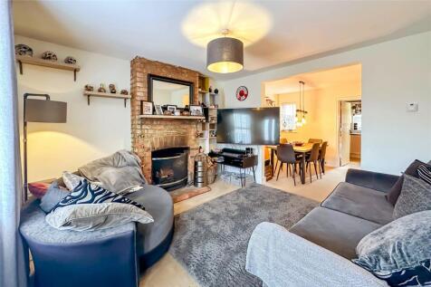 Lower Luton Road, Harpenden... 2 bed terraced house for sale