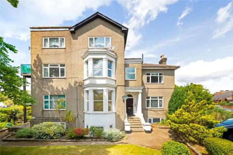 Dagnall Park, London, SE25 2 bed apartment for sale
