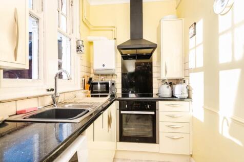 1 bedroom flat for sale