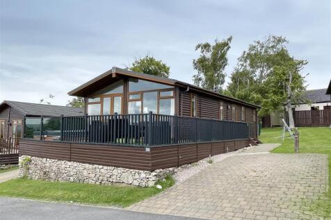 2 bedroom lodge for sale