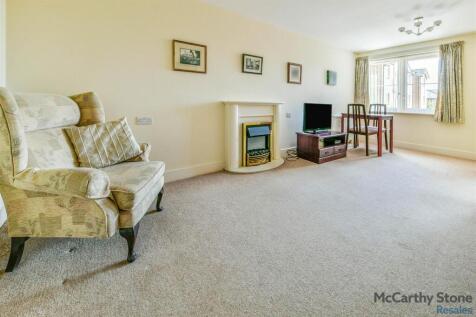 Goodes Court, Baldock Road, Royston 2 bed apartment for sale