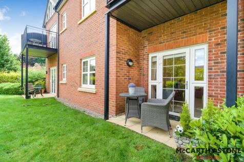 Ravenshaw Court, Four Ashes Road... 1 bed apartment for sale