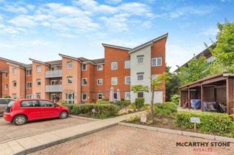 Benedict Court, Western Avenue... 2 bed apartment for sale