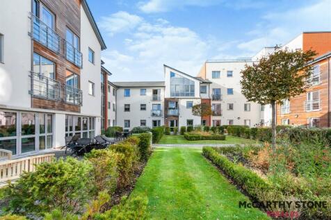 Kings Place, Fleet Road, Fleet. 1 bed apartment for sale