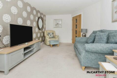 Studio Way, Borehamwood 1 bed apartment for sale