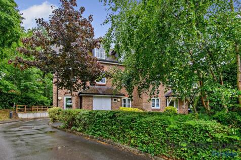Radford Court, Tower Road, Liphook... 2 bed apartment for sale
