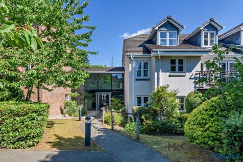 Radford Court, Tower Road, Liphook... 2 bed apartment for sale