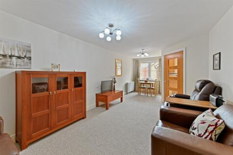 Goodes Court, Baldock Road, Royston 1 bed apartment for sale