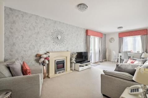 Moorfield Road, Denham, Uxbridge 1 bed apartment for sale