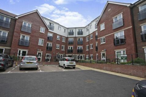 The Close, Church Street, Nuneaton. 2 bed apartment for sale