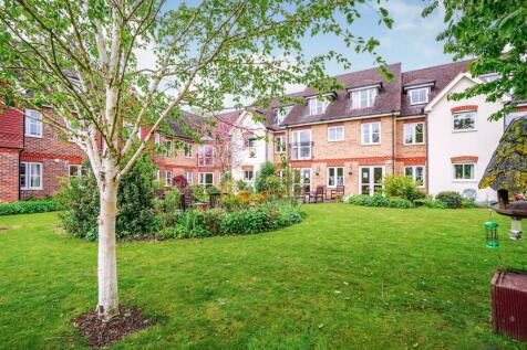 St Rumbolds Court, Buckingham Road... 1 bed apartment for sale