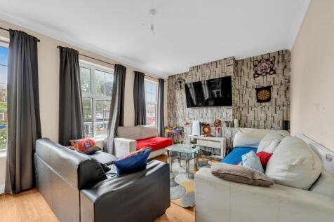 4 bedroom flat for sale