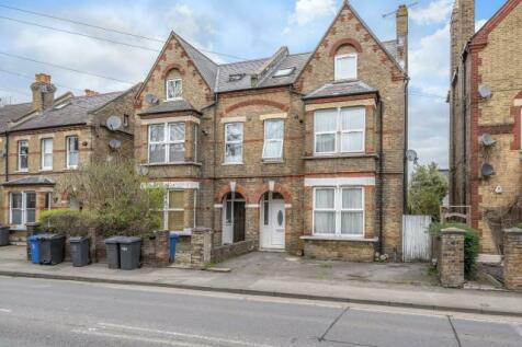 6 bed semi-detached house