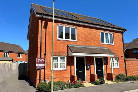 2 bedroom semi-detached house for sale