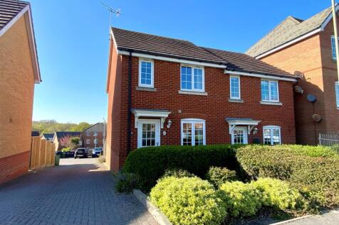2 bedroom semi-detached house for sale