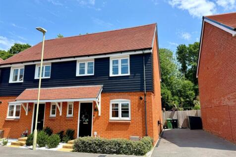 3 bedroom semi-detached house for sale