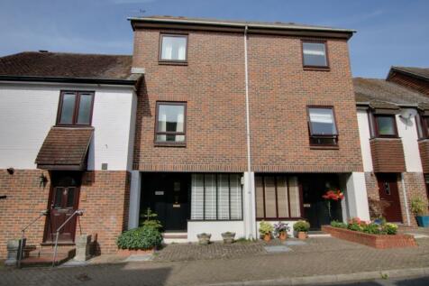 3 bedroom town house for sale