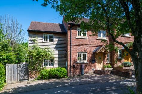 4 bedroom semi-detached house for sale
