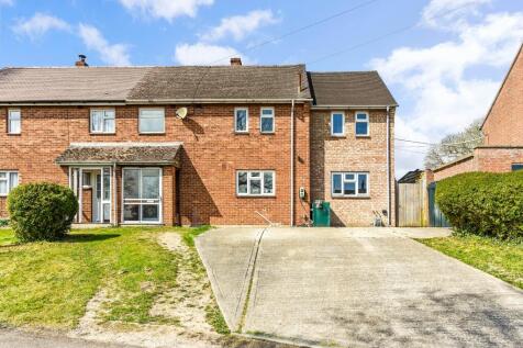 4 bedroom semi-detached house for sale