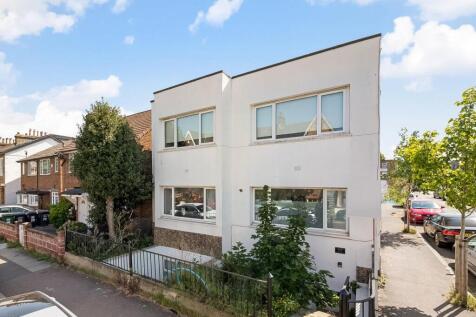 Foxberry Road, Brockley, London, SE4 3 bed flat for sale