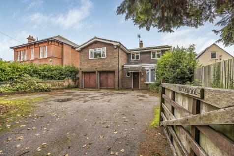 5 bedroom detached house for sale