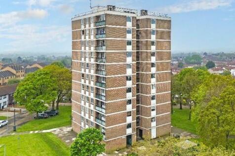 Baywood Square, Chigwell 2 bed apartment for sale