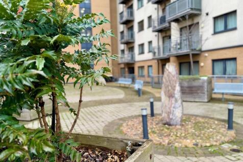 flat 7, Perth Road, Ilford 1 bed apartment for sale