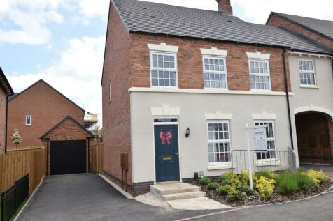 3 bedroom link detached house for sale