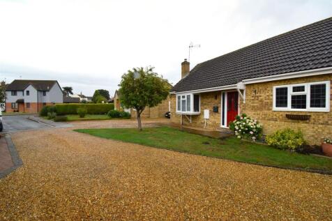 4 bedroom detached bungalow for sale