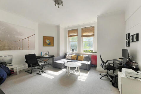 Finchley Road, London, NW3 3 bed apartment for sale