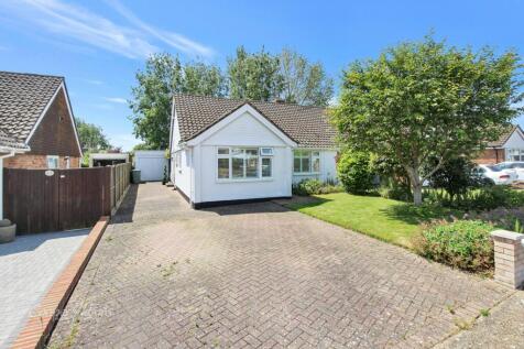 3 bedroom semi-detached bungalow for sale