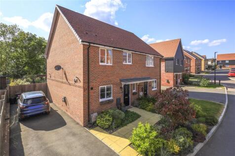 3 bedroom semi-detached house for sale
