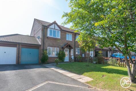 4 bedroom semi-detached house for sale