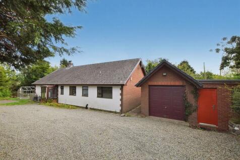 Llanarth 4 bed detached bungalow for sale