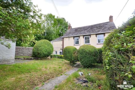 Station Road, Newcastle Emlyn 3 bed detached house for sale