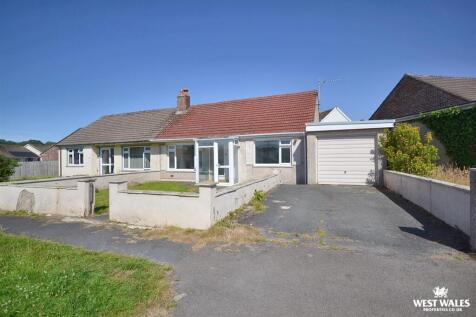 3 bedroom semi-detached bungalow for sale