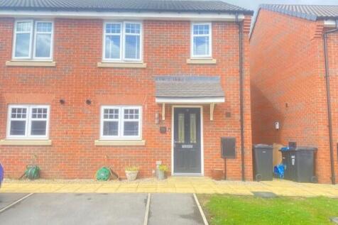 2 bedroom semi-detached house for sale
