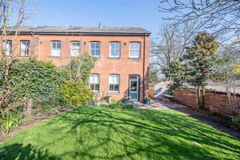 5 bedroom terraced house for sale