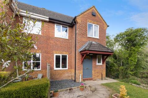 41 Mulberry Drive, Upton Upon Severn... 3 bed semi