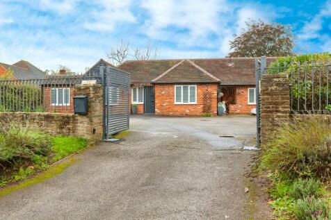 4 bedroom detached bungalow for sale