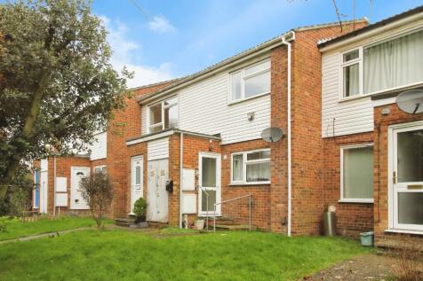 2 bedroom maisonette for sale