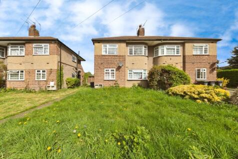2 bedroom maisonette for sale