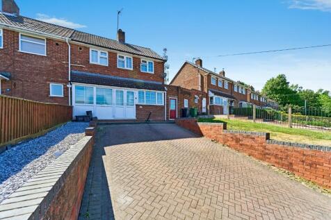 2 bedroom link detached house for sale