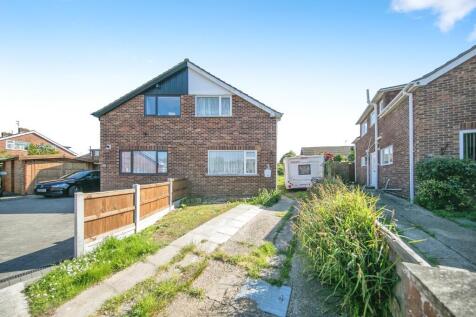 2 bedroom semi-detached house for sale