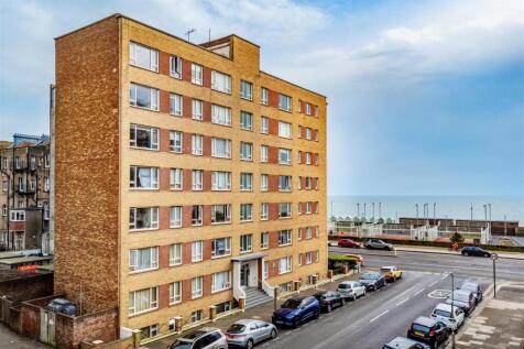 Studio flat for sale
