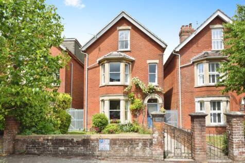 Bourne Avenue, Salisbury             ... 5 bed detached house for sale