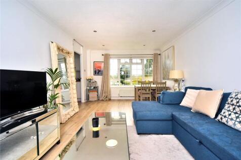 Court Road, Banstead, Surrey, SM7 2 bed maisonette for sale