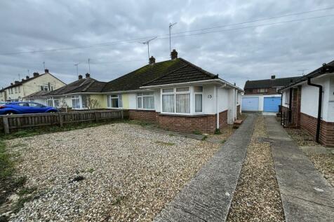 2 bedroom semi-detached bungalow for sale