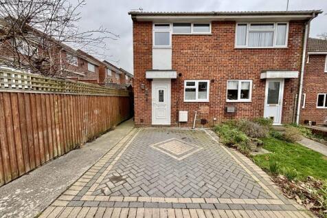 2 bedroom end of terrace house for sale